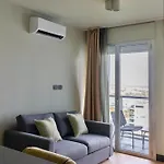 Skyline House - Free Parking & Terrace