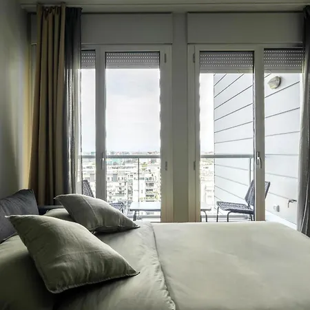 Apartman Skyline House - Free Parking & Terrace Milánó
